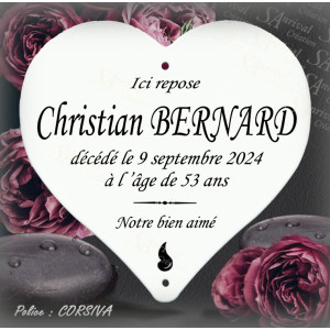 Plaque funéraire cœur émaillé blanc sans filet – Police de caractères élégante Corsiva.