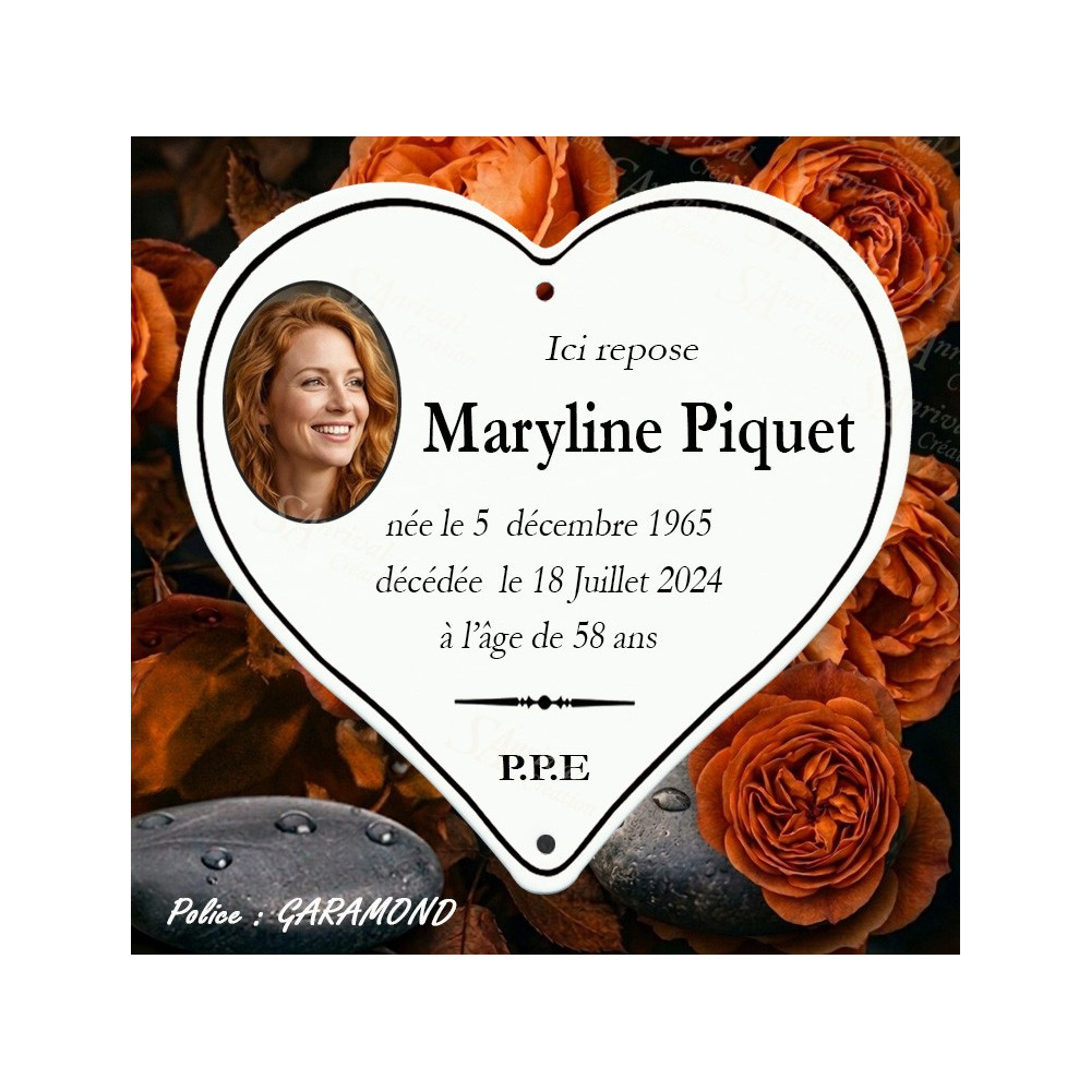Coeur funéraire en émail blanc avec petite photo ovale et texte en caractères garamond