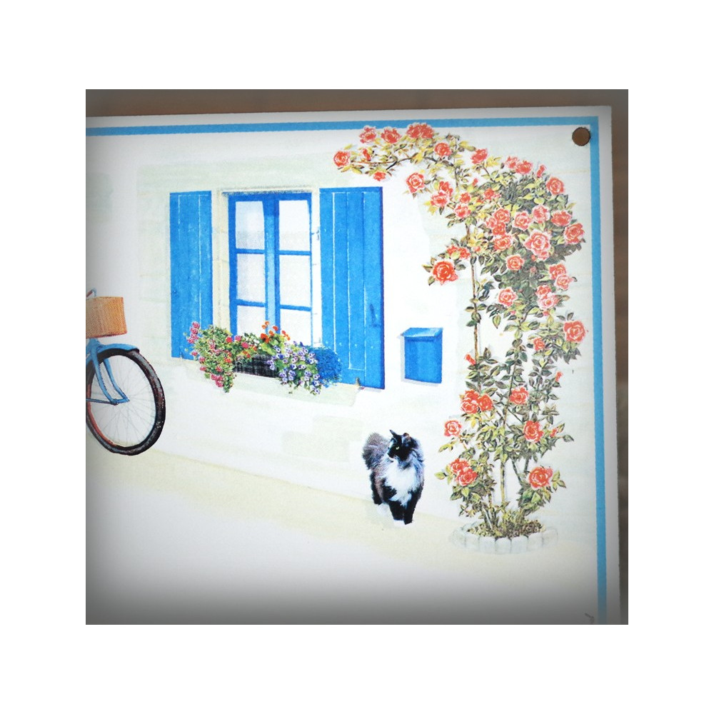 Plaque maison émaillée décor Volets bleus et rosier 