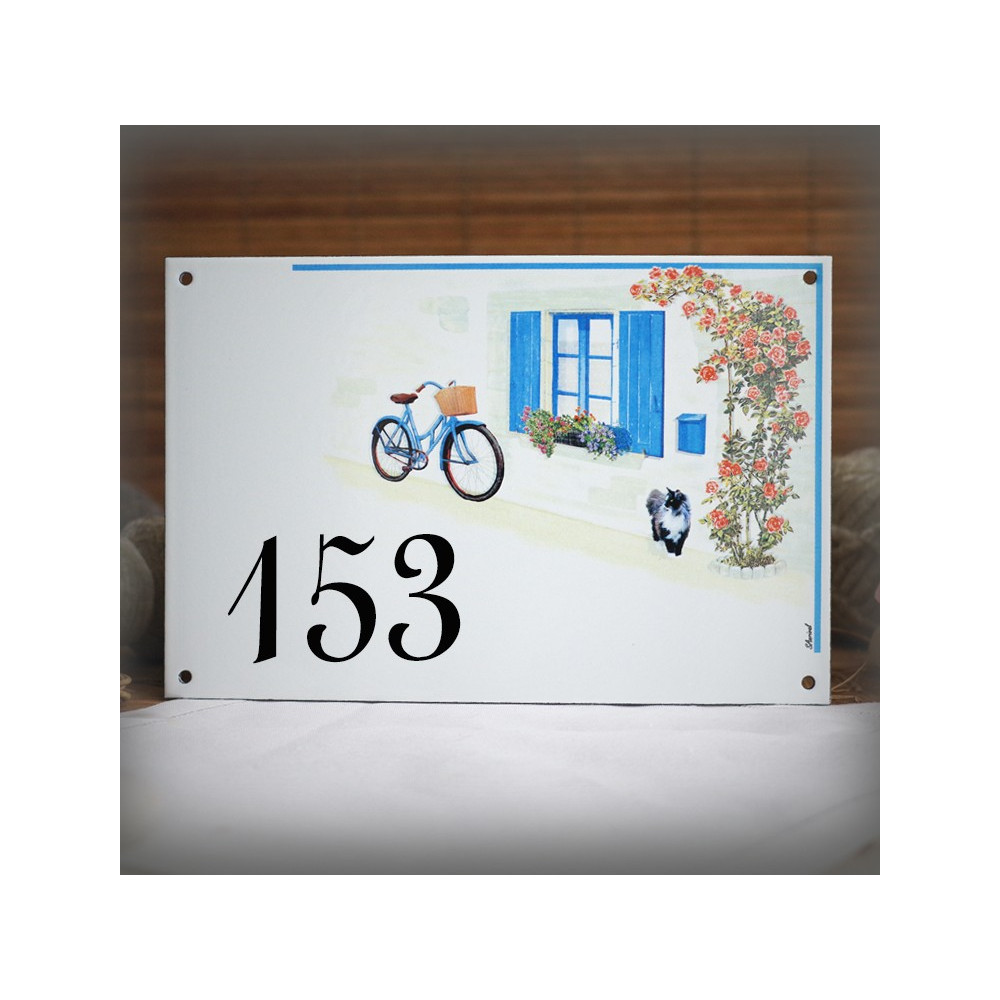 Numéro de maison émaillée décor Volets bleus et Rosiers