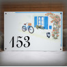 Numéro de maison émaillée décor Volets bleus et Rosiers