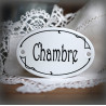 Plaque ovale de porte texte noir sur émail blanc : Chambre