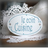 Plaque ovale de porte émaillées blanc texte gris : Le coin Cuisine