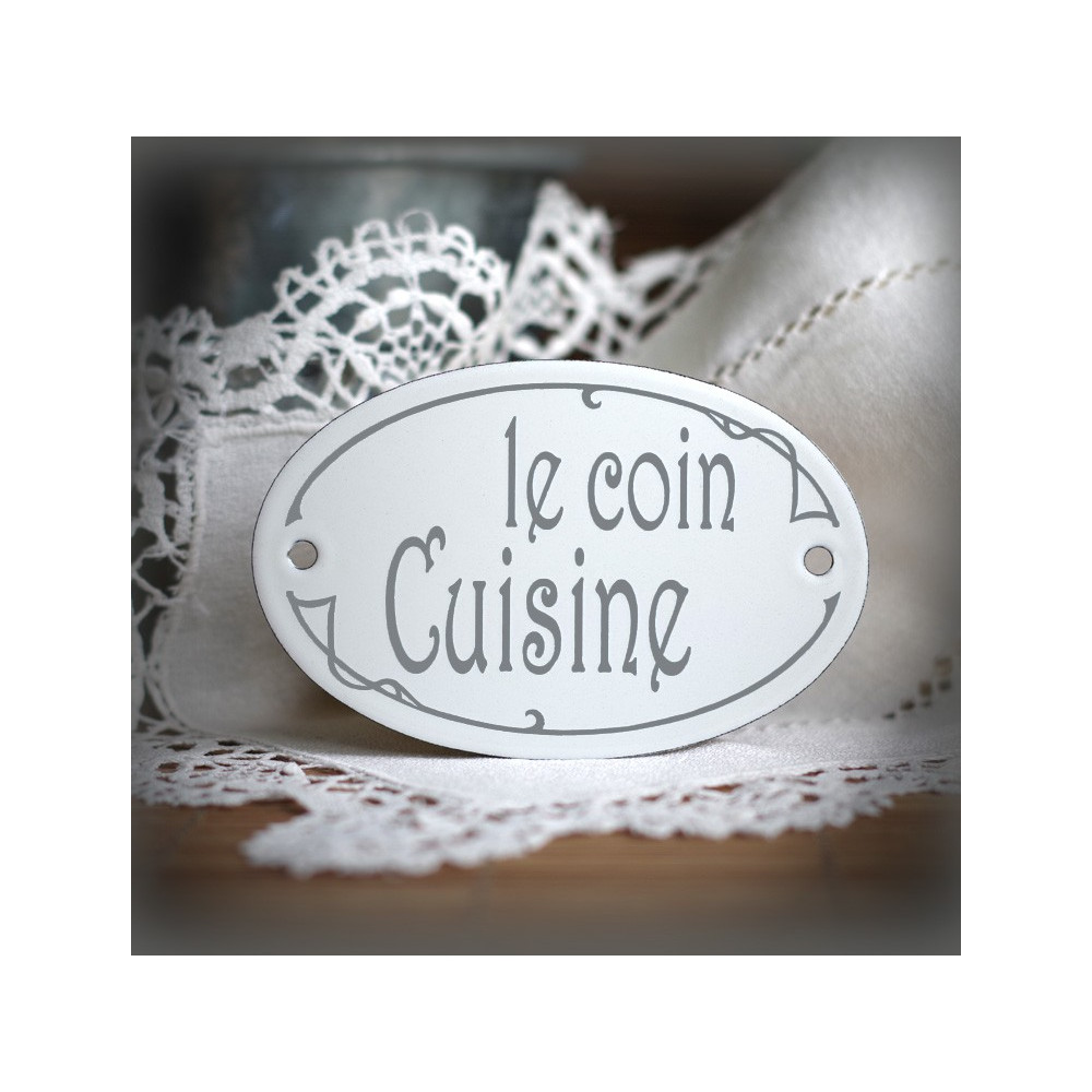 Plaque ovale de porte émaillées blanc texte gris : Le coin Cuisine